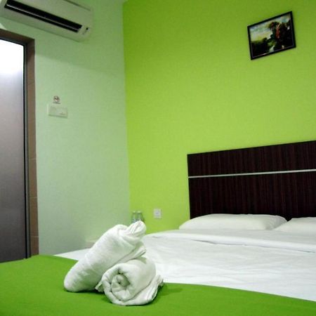 Eco Hotel Putra קאג'אנג מראה חיצוני תמונה