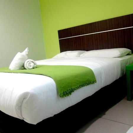 Eco Hotel Putra קאג'אנג מראה חיצוני תמונה