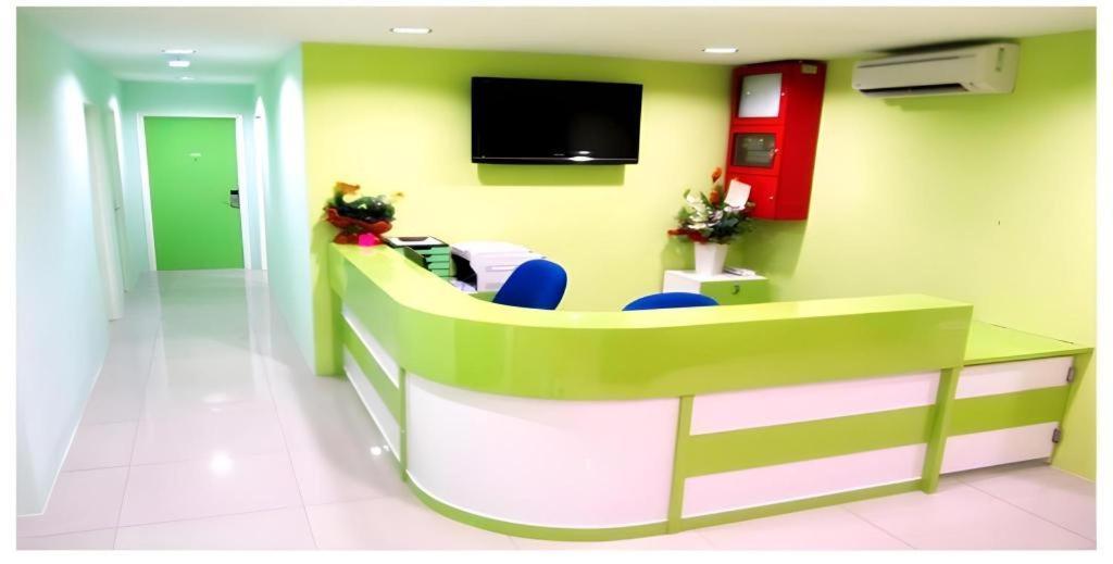 Eco Hotel Putra קאג'אנג מראה חיצוני תמונה